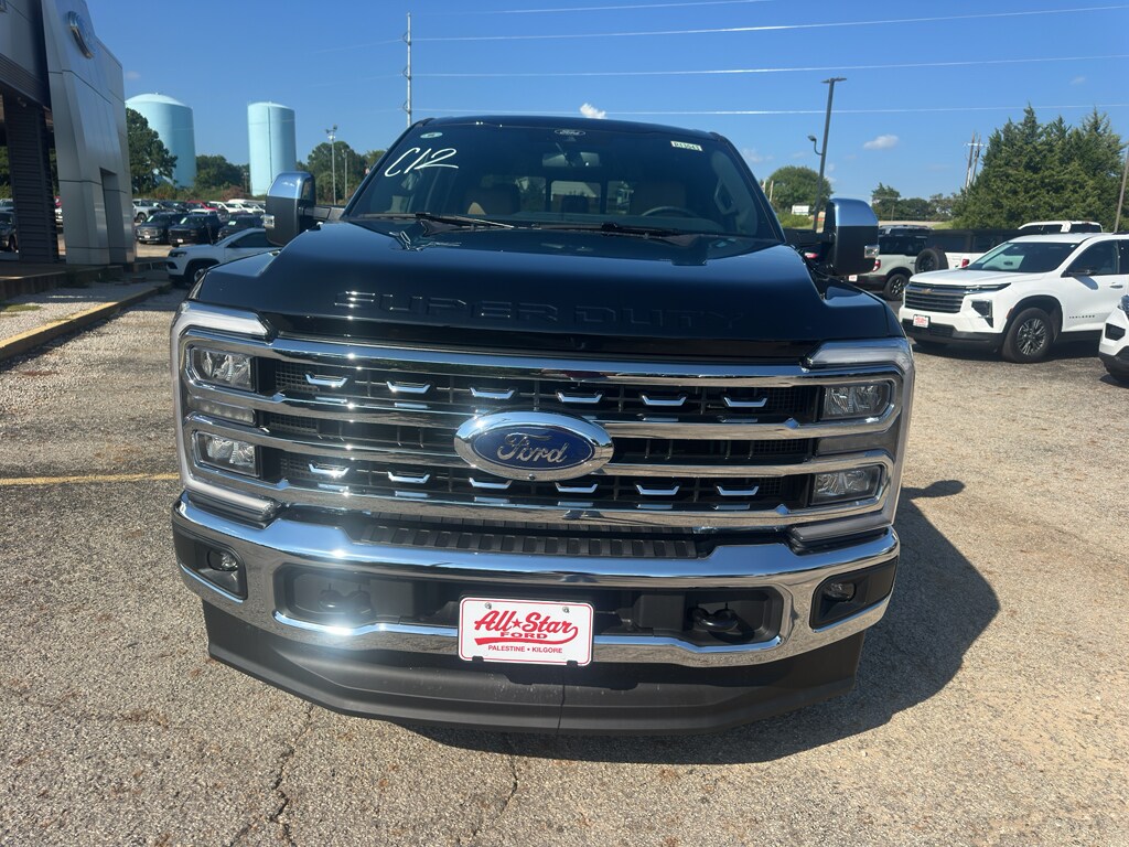 2025 Ford F-250 Lariat photo 2