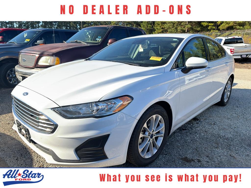 2020 Ford Fusion SE's photo