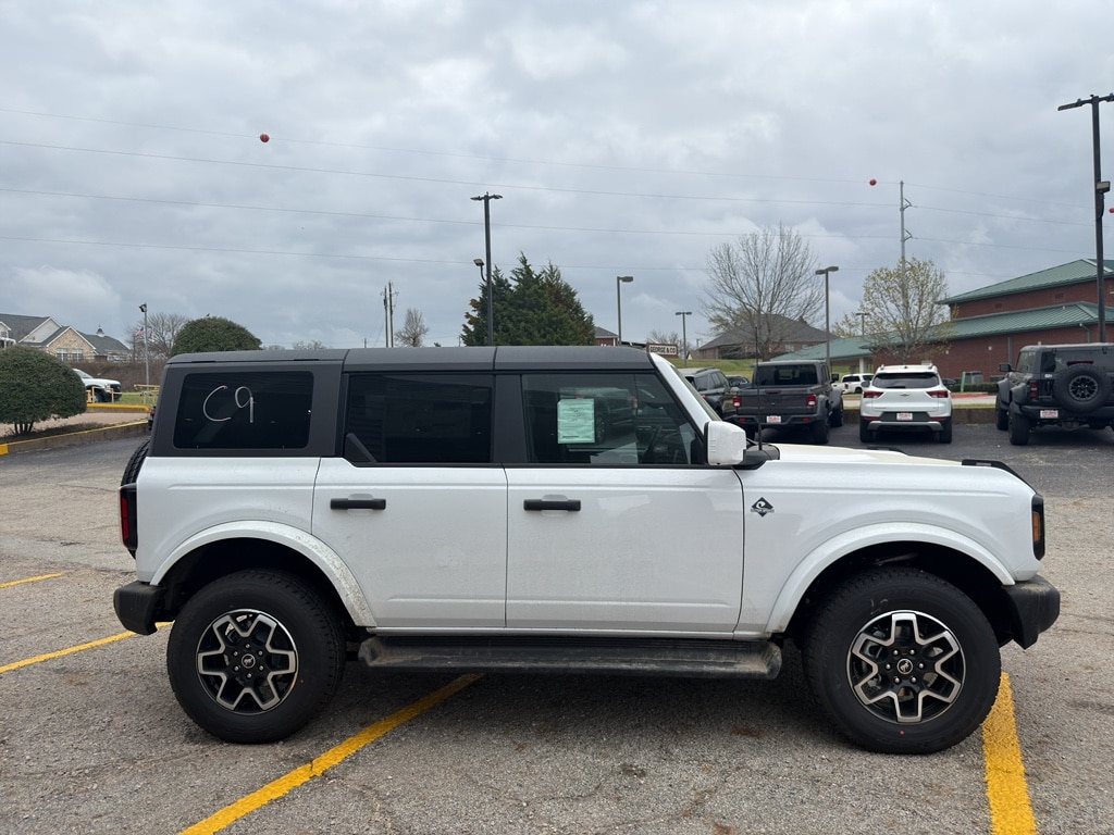 New 2026 Ford Bronco Outer Banks SUV