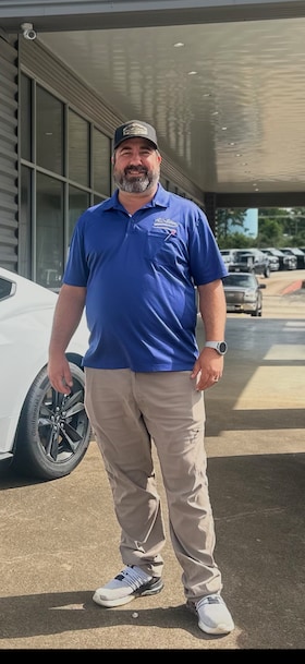 Staff member Stephen Mathews from ID_91ef5a01f3a3
