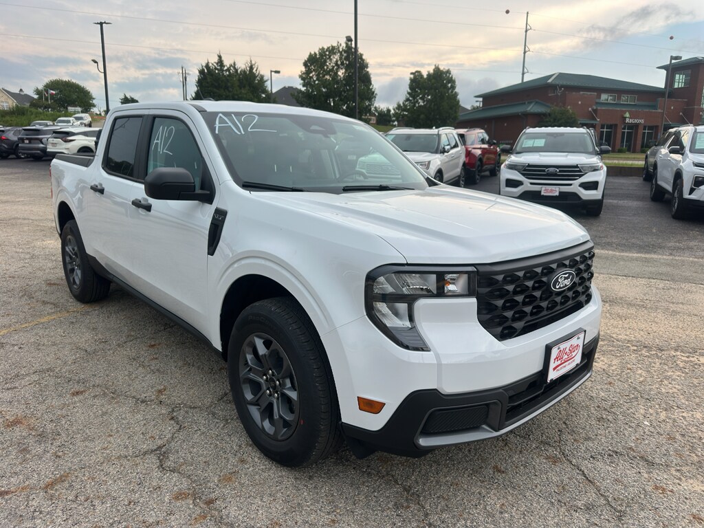 2025 Ford Maverick XLT photo 2