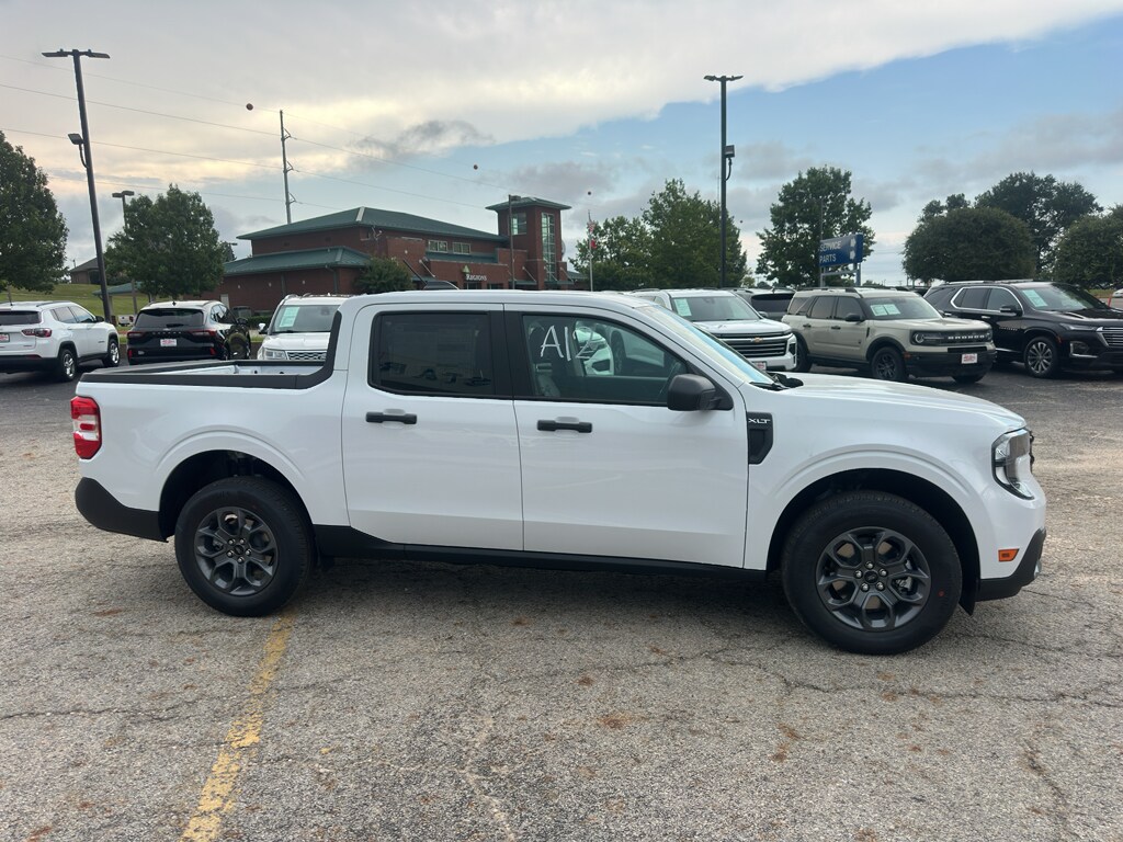 2025 Ford Maverick XLT photo 3