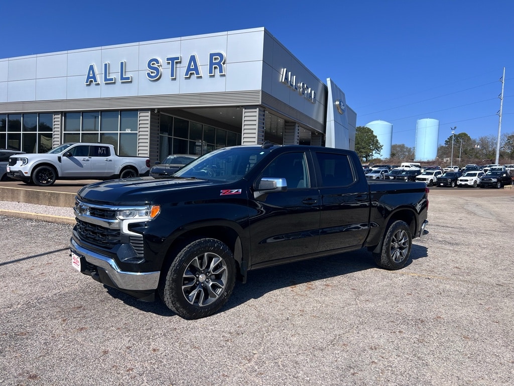 Used 2023 Chevrolet Silverado LT Crew Cab