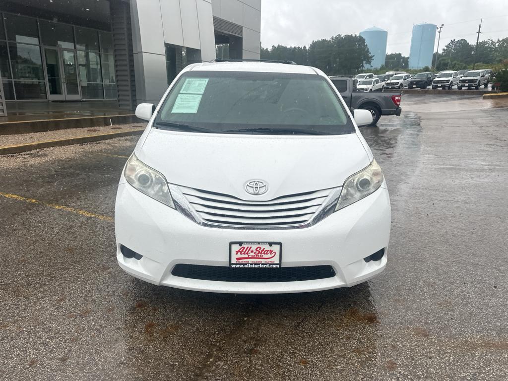 Used 2017 Toyota Sienna LE with VIN 5TDKZ3DC8HS775305 for sale in Palestine, TX