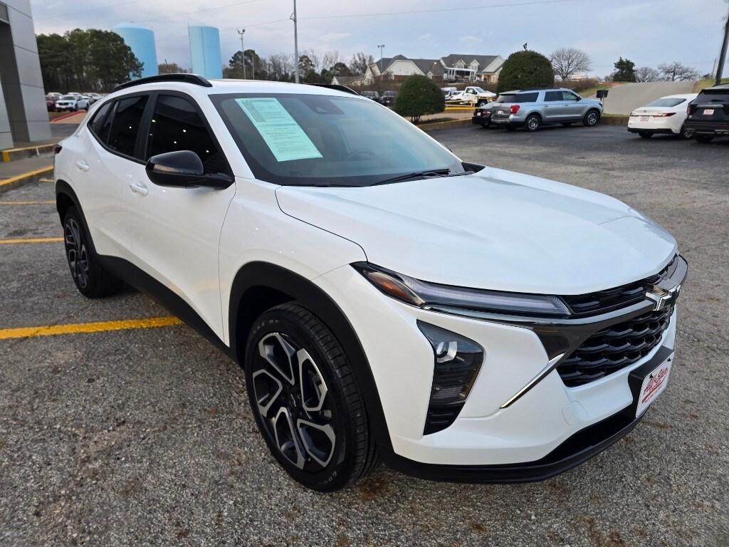 Used 2025 Chevrolet Trax 2RS Sport Utility