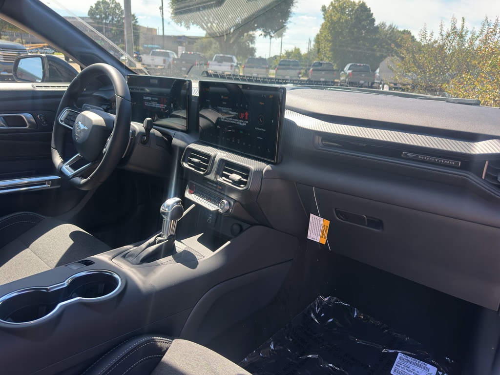2025 Ford Mustang GT Fastback - Photo 14