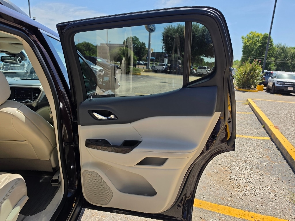 Photo 18