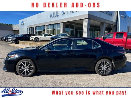 2024 Toyota Camry SE Sedan