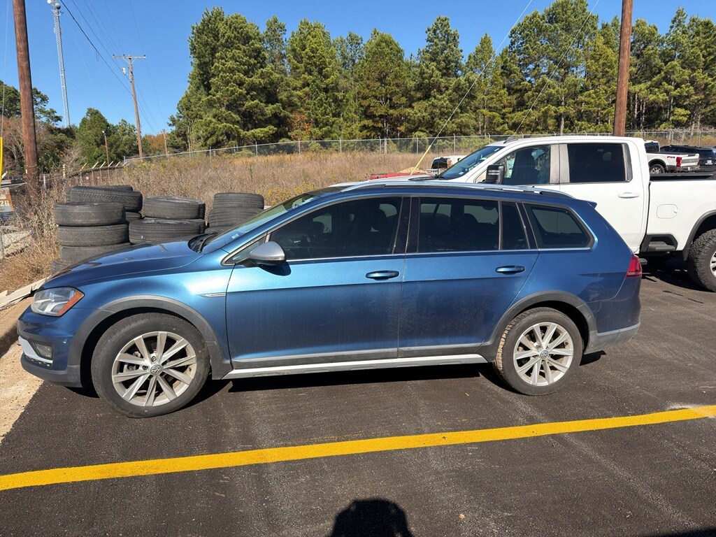 Used 2017 Volkswagen Golf Alltrack SE Wagon