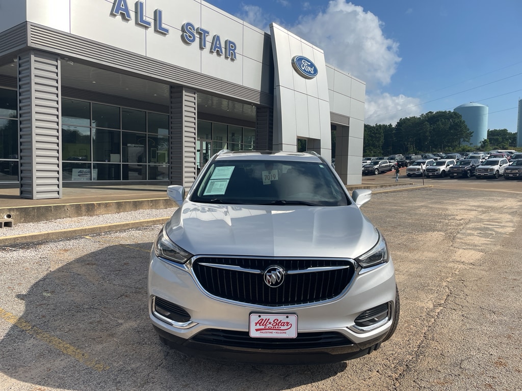 Used 2018 Buick Enclave Essence with VIN 5GAERBKW5JJ215783 for sale in Palestine, TX