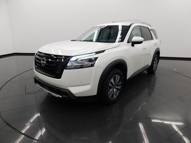 2024 Nissan Pathfinder SL photo 3