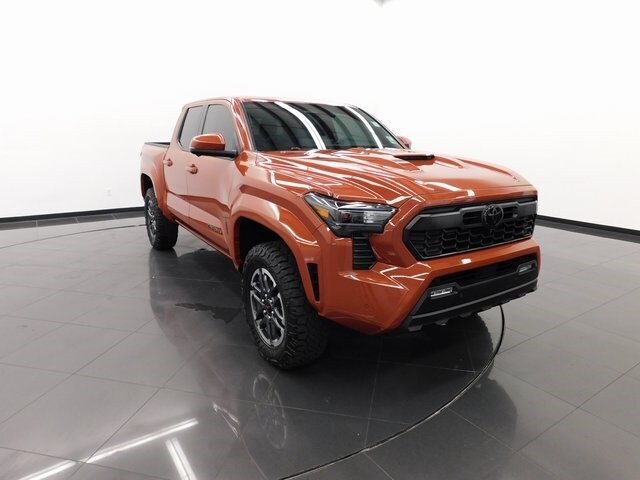 2025 Toyota Tacoma TRD Sport photo 2