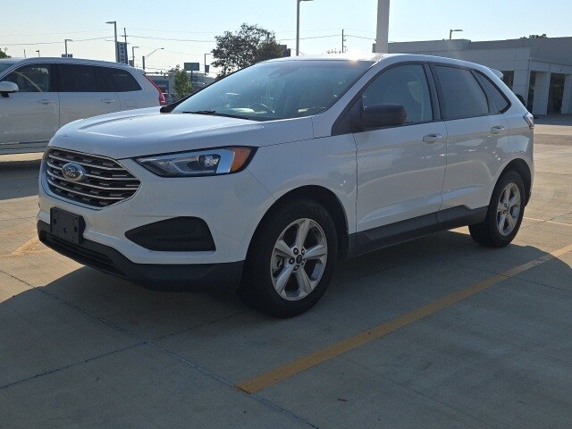 2020 Ford Edge SE photo 2