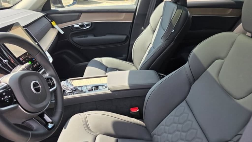 Used 2025 Volvo XC90 B6 (2025.5) Plus 7-Seater SUV