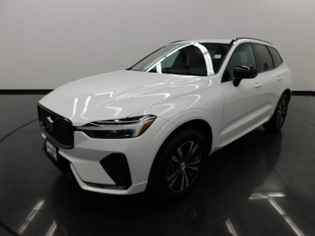 2025 Volvo XC60 B5 Core photo 4