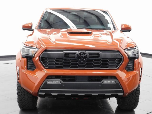 2025 Toyota Tacoma TRD Sport photo 3