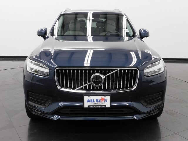 2022 Volvo XC90 T6 Momentum photo 3