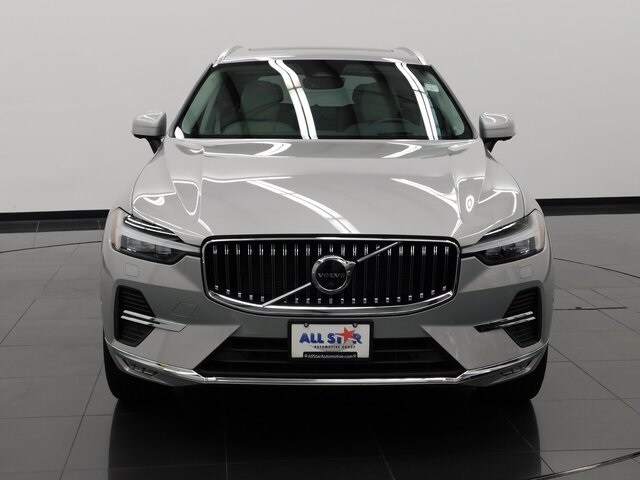 2022 Volvo XC60 B5 Inscription photo 2
