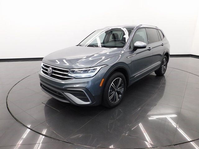 2024 Volkswagen Tiguan Wolfsburg Edition photo 4