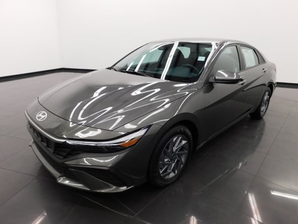 Used 2024 Hyundai Elantra SEL Sedan