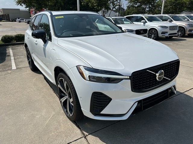 2025 Volvo XC60 Hybrid T8 photo 2