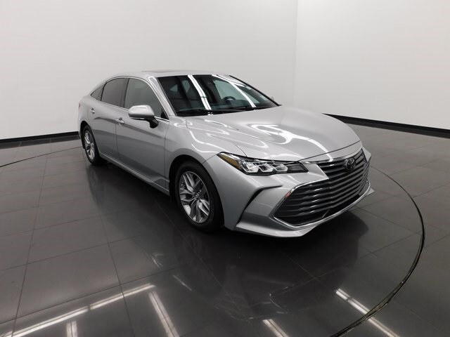 2020 Toyota Avalon XLE photo 2