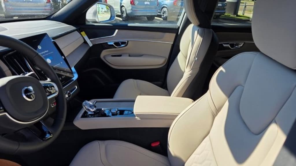 New 2026 Volvo XC90 B5 Core SUV