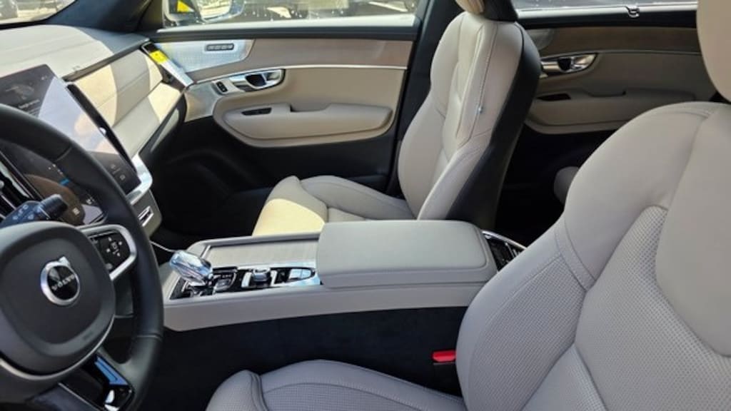 New 2026 Volvo XC90 B6 Ultra Dark Theme 7-Seater SUV