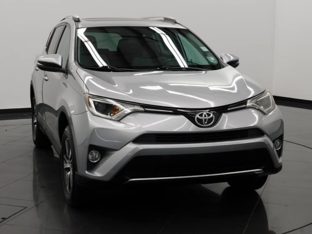 Used 2016 Toyota RAV4 XLE SUV