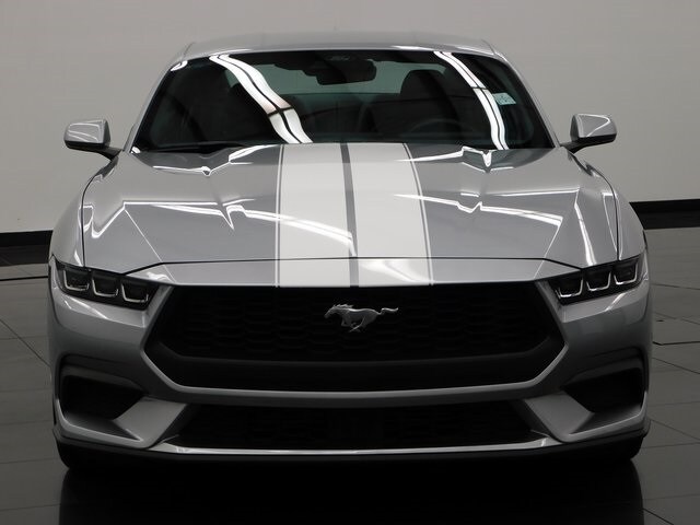 2024 Ford Mustang EcoBoost photo 3