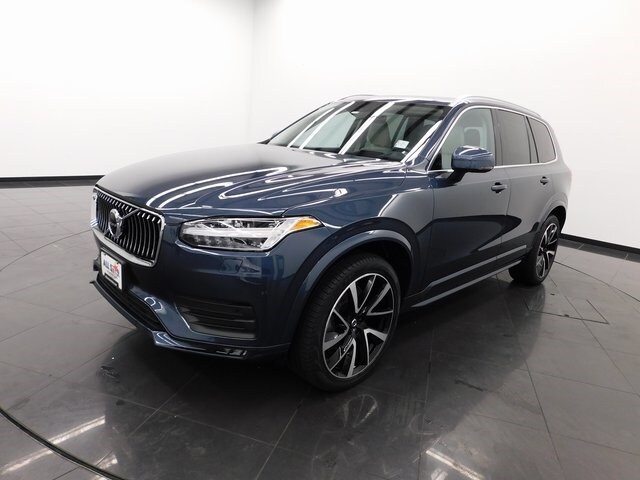 2022 Volvo XC90 T6 Momentum photo 4