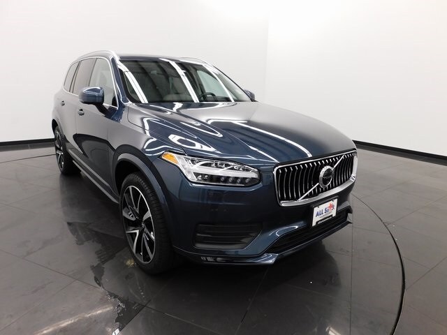 2022 Volvo XC90 T6 Momentum photo 2