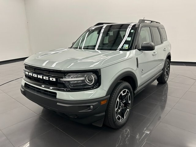 2021 Ford Bronco Sport Outer Banks photo 3
