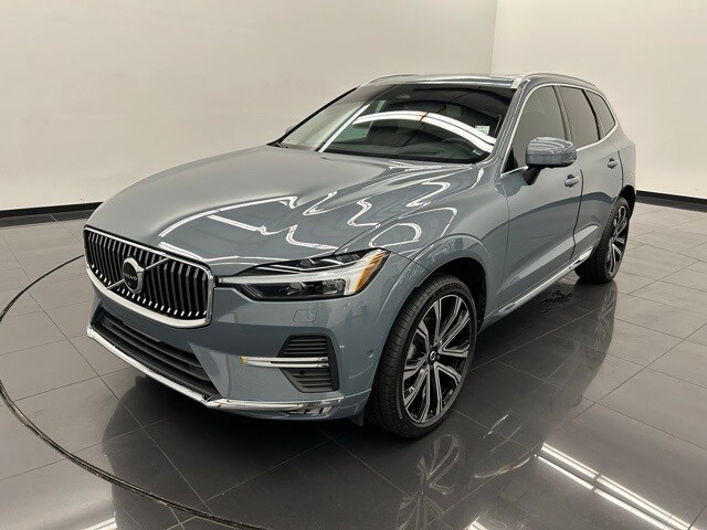 2023 Volvo XC60 B5 Ultimate photo 4