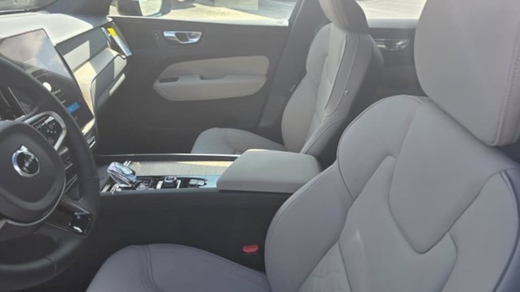 New 2026 Volvo XC60 B5 Plus SUV