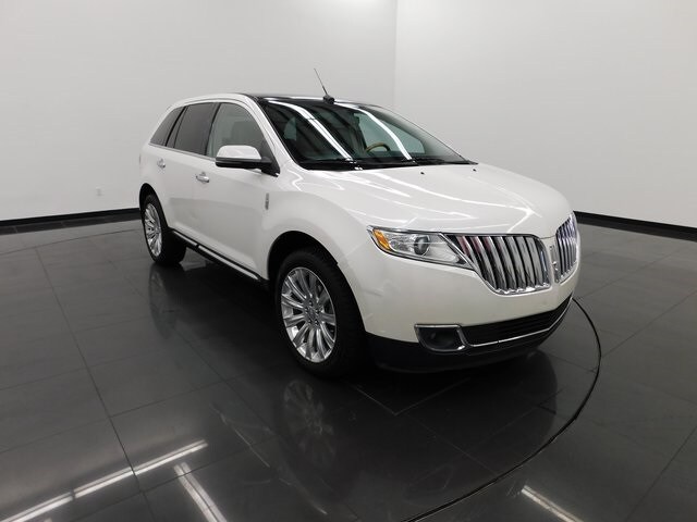 2013 Lincoln MKX Base photo 2