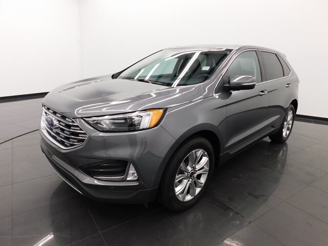 2024 Ford Edge Titanium photo 4