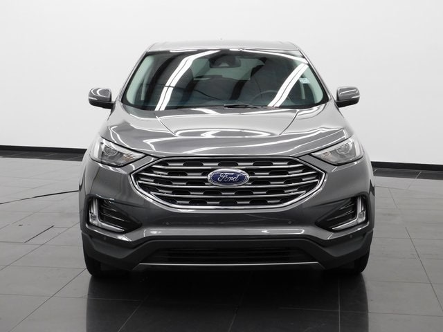 2024 Ford Edge Titanium photo 3