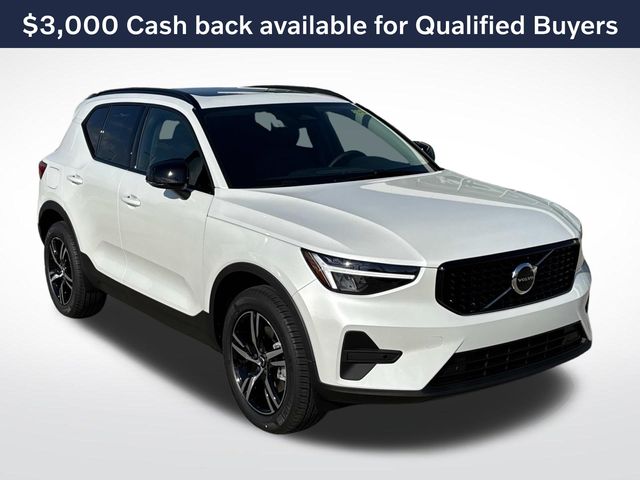 2026 Volvo XC40 SUV 