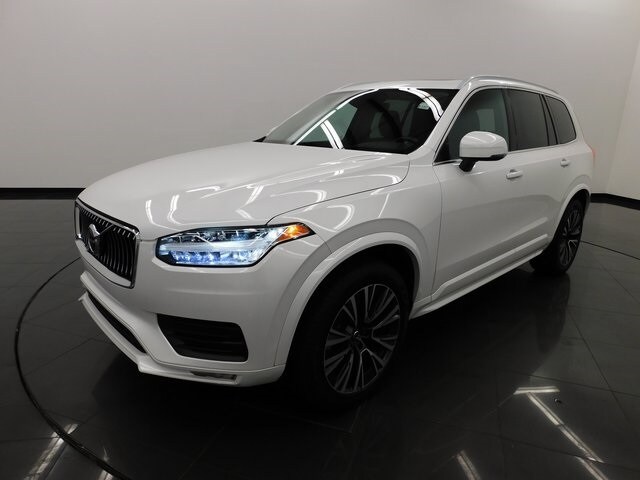 2022 Volvo XC90 T6 AWD Momentum photo 4