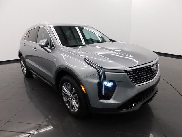 2025 Cadillac XT4 Premium Luxury photo 2