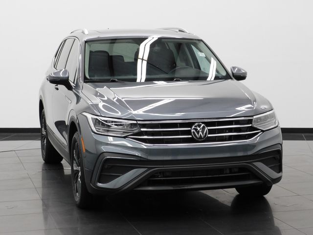 2024 Volkswagen Tiguan SE's photo