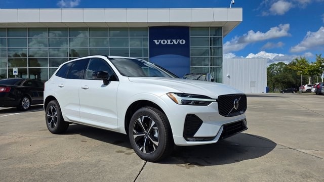 2026 Volvo XC60 Core's photo