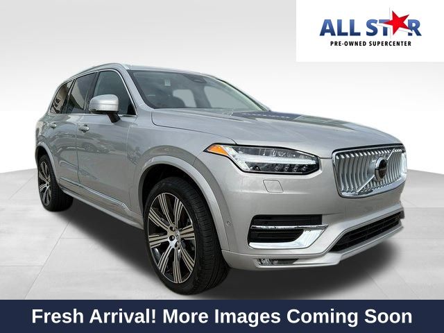 2025 Volvo XC90 Plus's photo