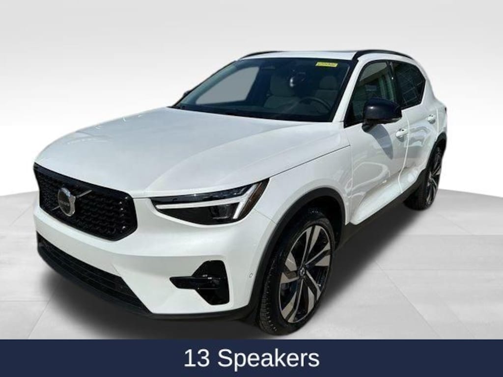 Used 2025 Volvo XC40 B5 Ultra Dark Theme SUV