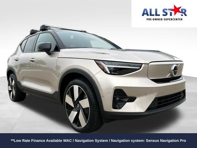 2024 Volvo XC40 Plus's photo