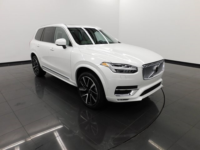 2025 Volvo XC90 B5 Plus photo 2