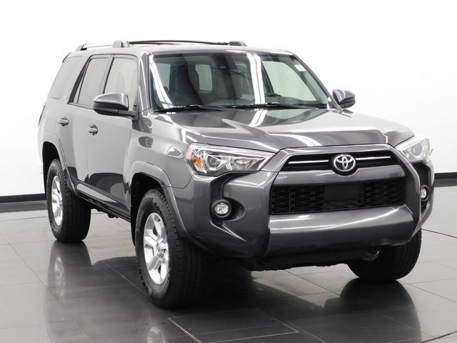 2022 Toyota 4Runner SR5's photo