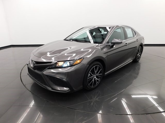 2024 Toyota Camry SE photo 3