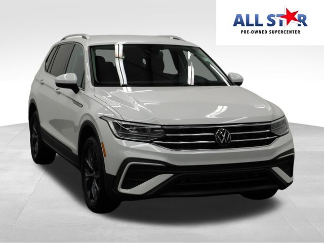 2023 Volkswagen Tiguan SE's photo